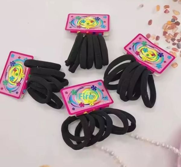Siyah Lastik Toka 12 Adet