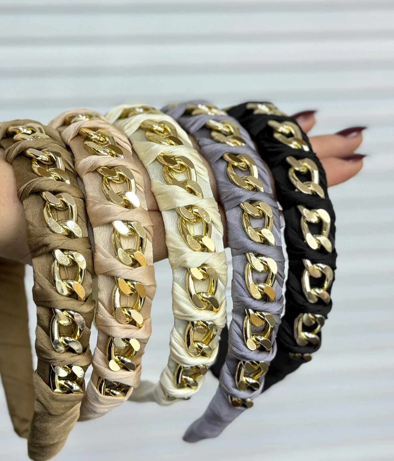 Zincir Detaylı Saten Taç 12 Adet