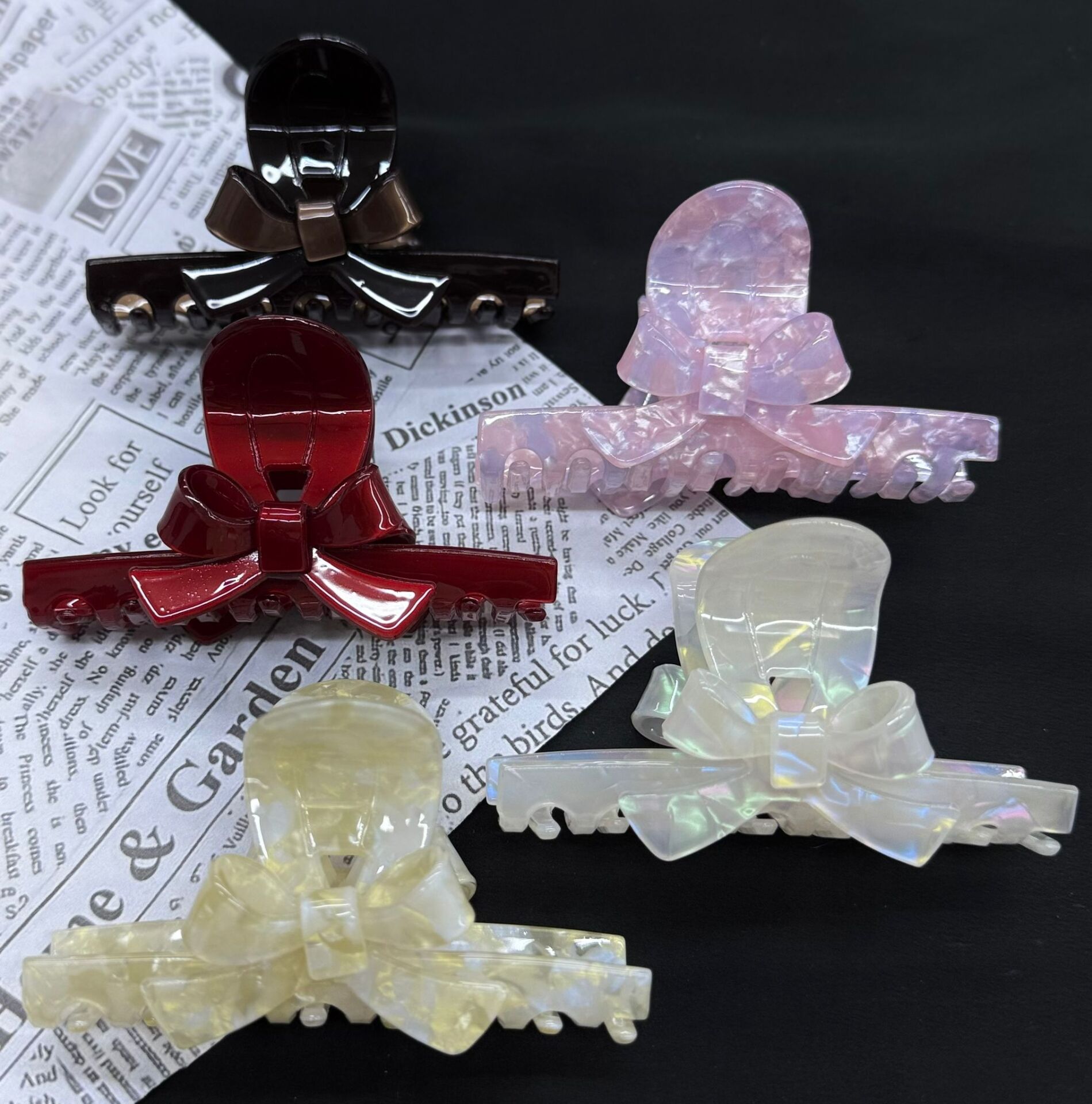 Renkli Fiyonk  Desenli Kemik Mandal Toka 12 Adet