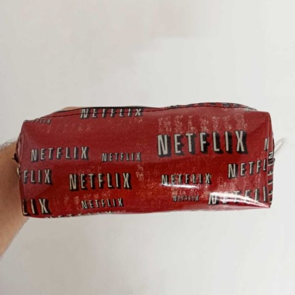 Netflix Baskılı Simli Kalemlik Makyaj Çantası