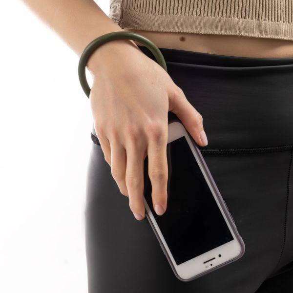 Koyu Yeşil Telefon Aksesuarı
