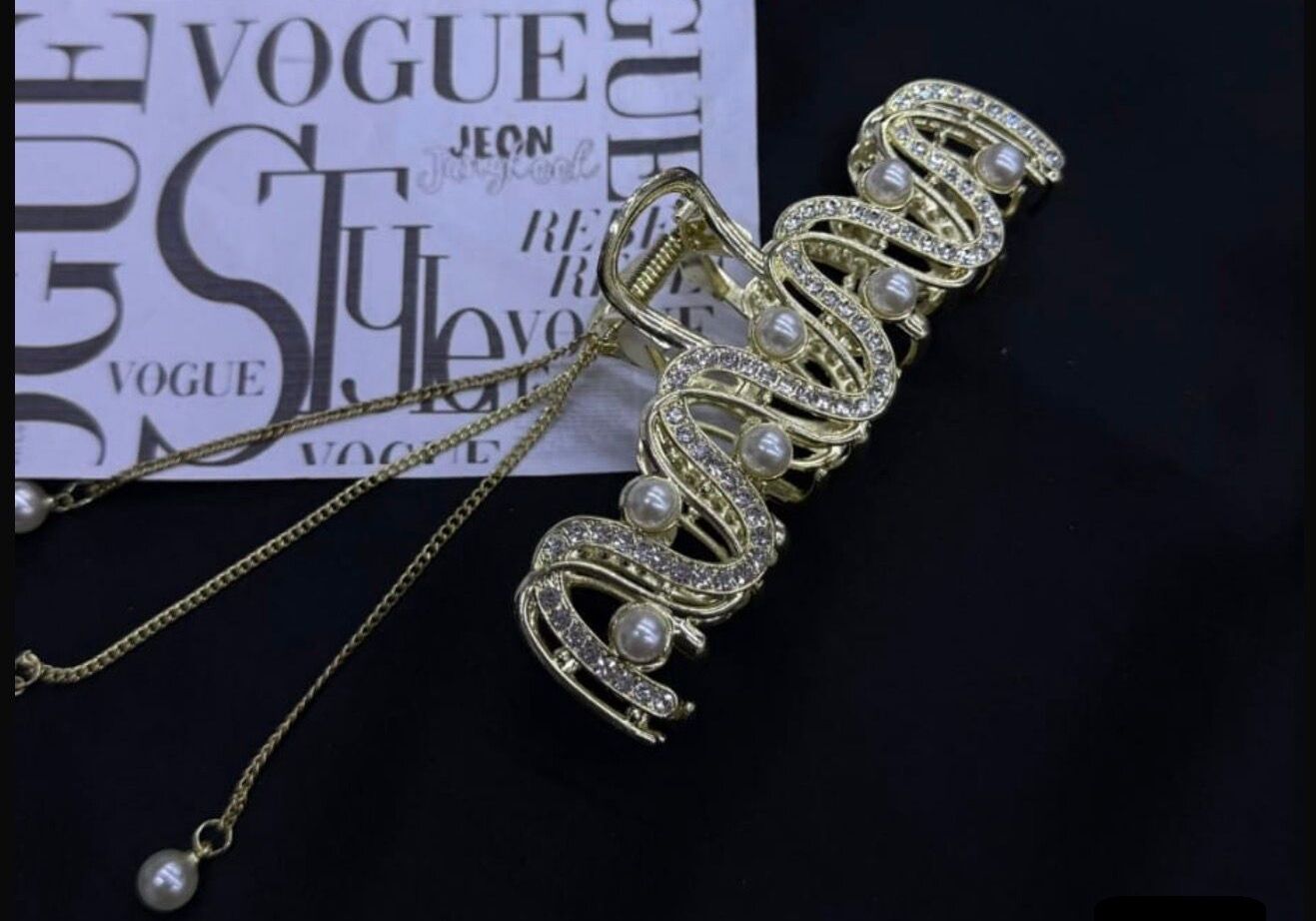 Sallantılı Şık Taşlı ve Boncuklu  Metal  Mandal Toka