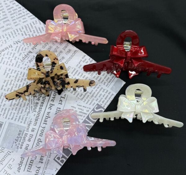 Fiyonk Detaylı Kemik Mandal Toka 12 Adet