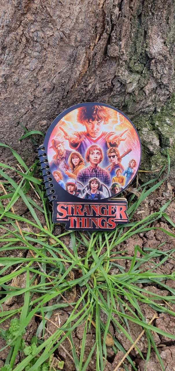 Stranger Things Tasarımlı Şekilli Defter