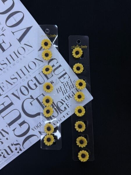 8'Lİ Çiçek  Detaylı Saç Küpesi Toka 12 Adet