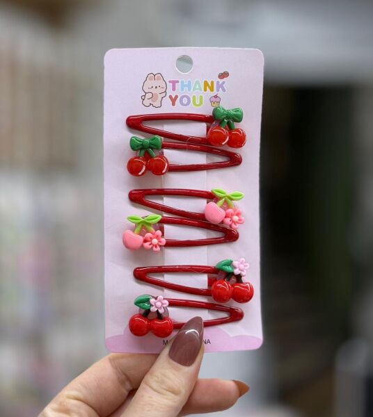 Kiraz Figürlü Kırmızı Çıtçıt Toka Seti – Çocuk ve Kadın Saç Aksesuarı