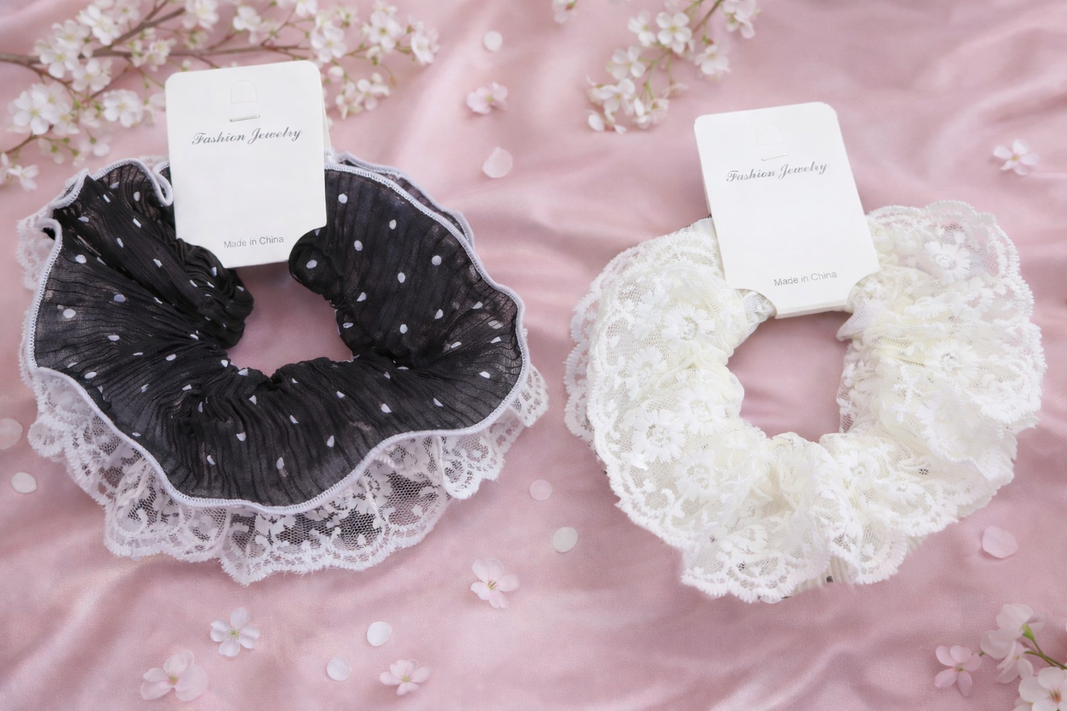 Dantel Scrunchie Saç Tokası – Siyah Beyaz Şık Lastik Toka