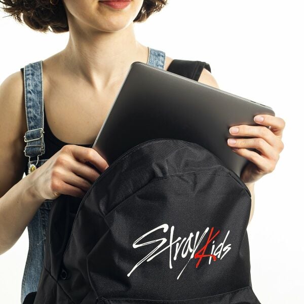 Stray Kids Baskılı Laptop Sırt Çantası Piersingli