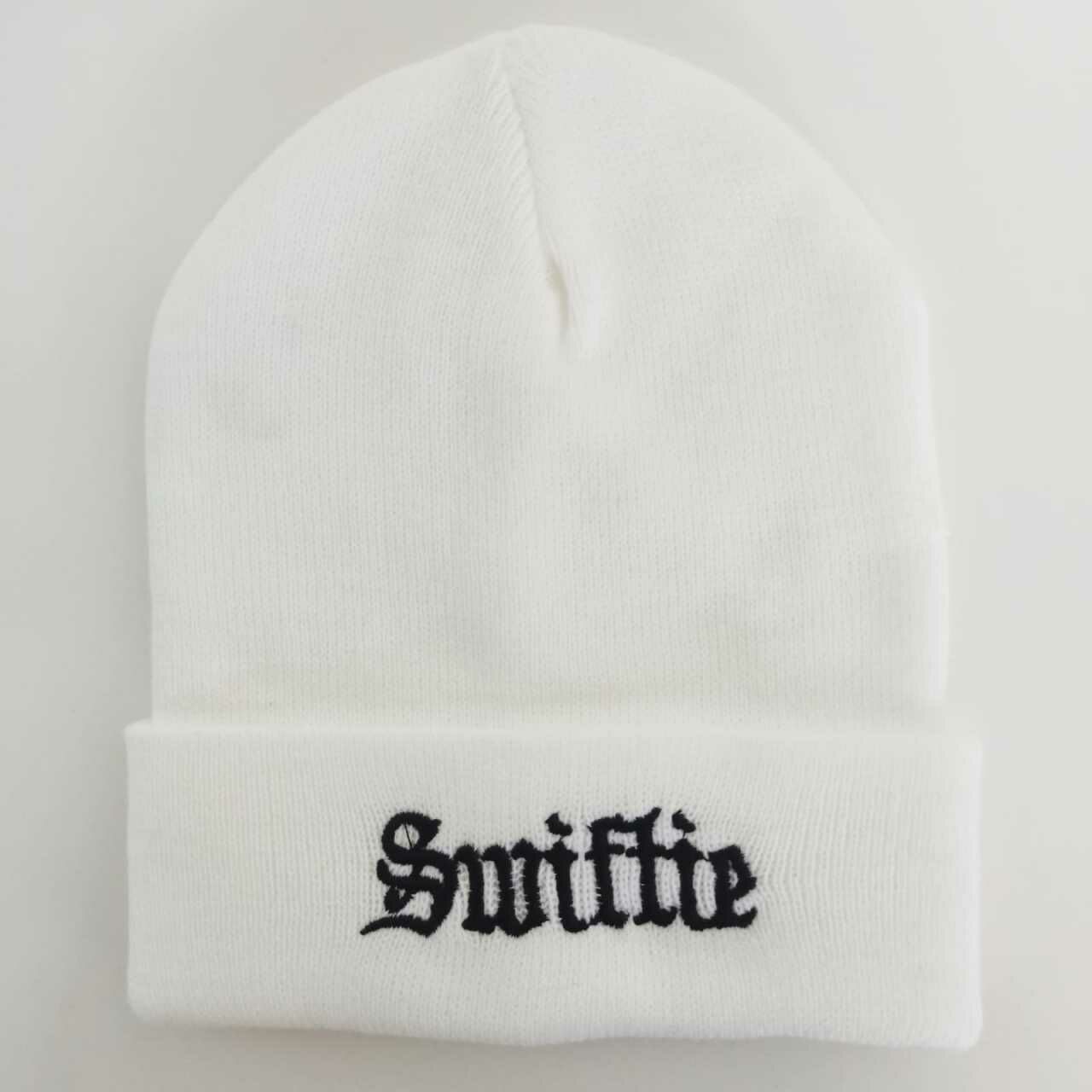 Beyaz Swiftie Bere