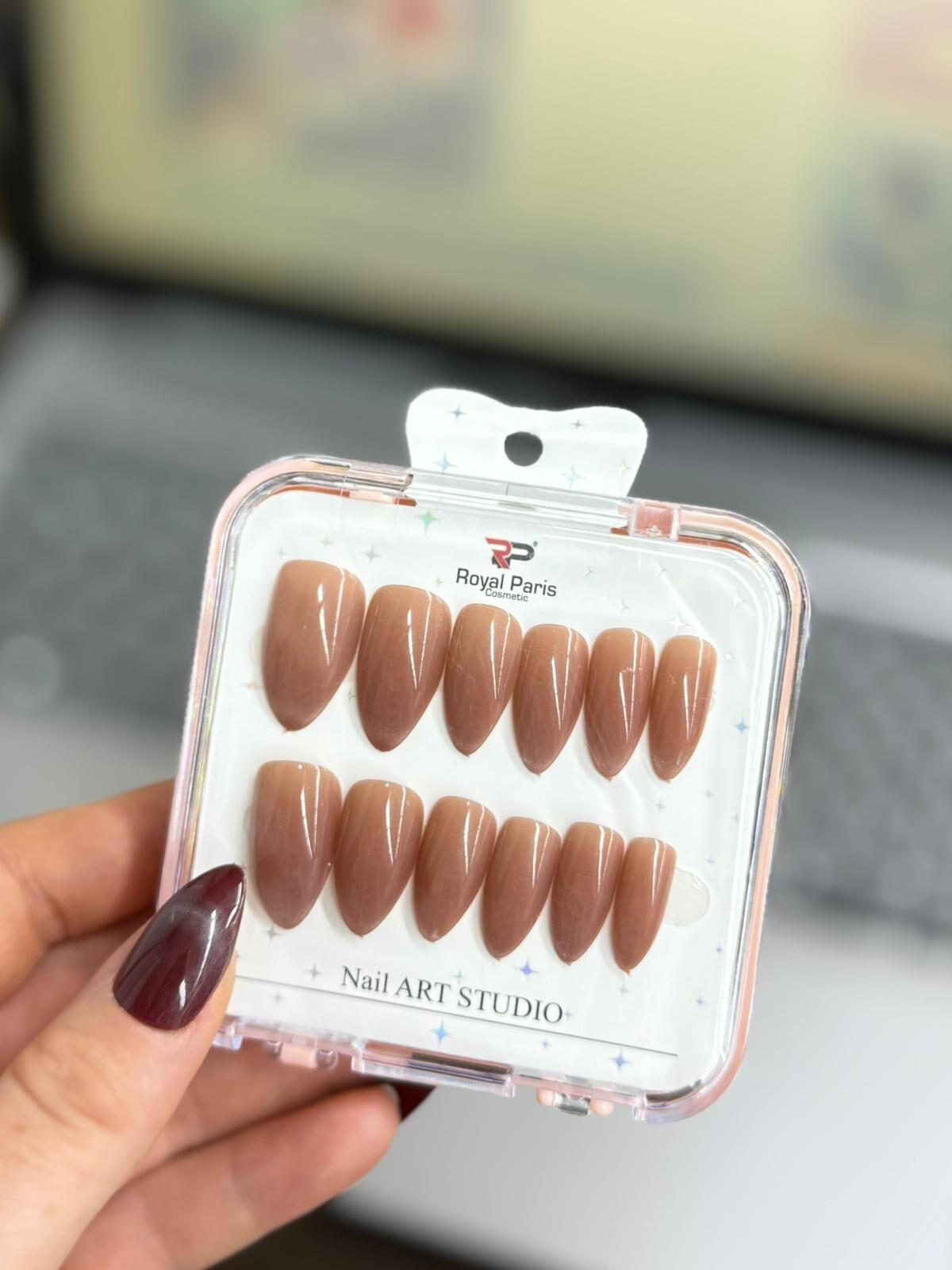 Badem Model Kedi Göz Takma Tırnak