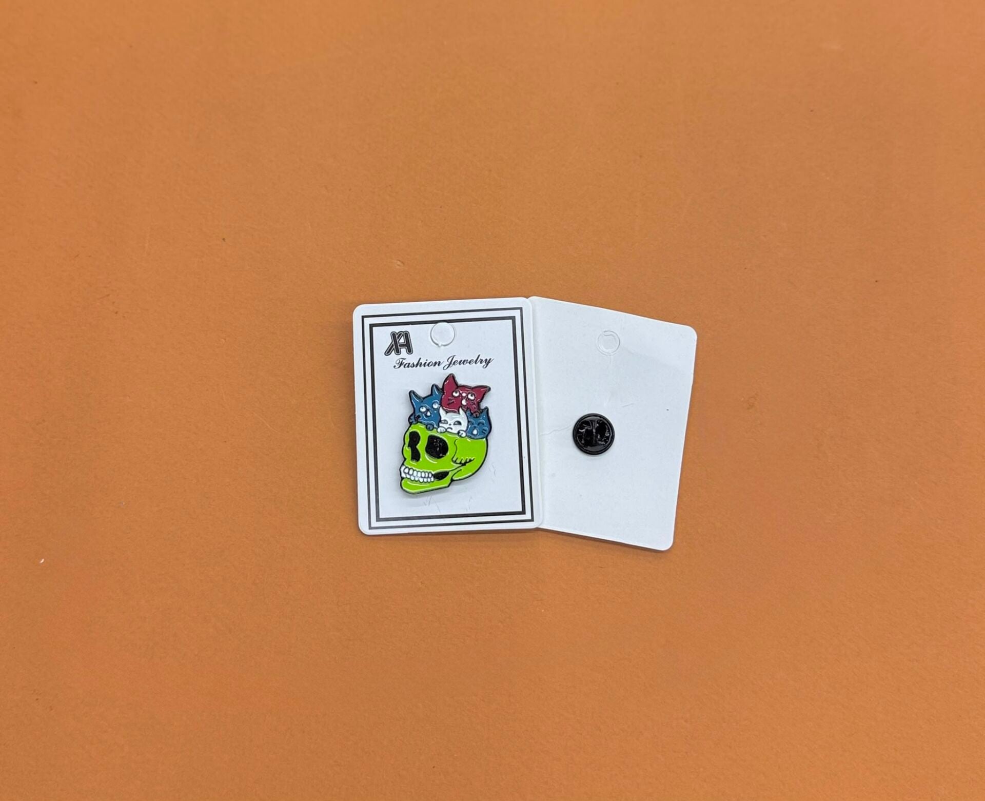 Lüx Figürlü  Tasarımlı Metal Rozet